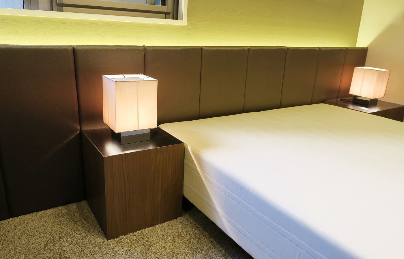 壁面設置型ベッドヘッド（extended bedheads）：ルポゼ・クリエーション：大阪・広島：オーダーメイド：モデルルーム